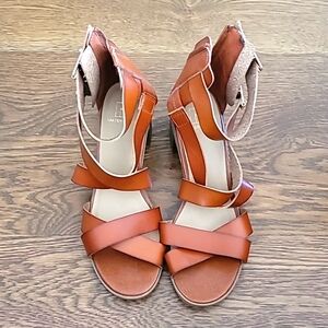 Womens Material Girl leather sandals, size 7